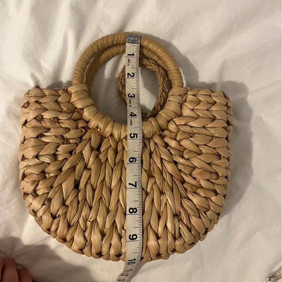 Abercrombie Wicker Basket Crossbody Bag - Picture 2 of 9